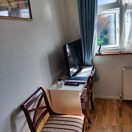Simply Guesthouse Лондон Екстериор снимка